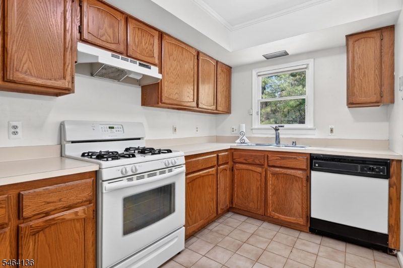 48 Kingswood Rd Property Photo 18