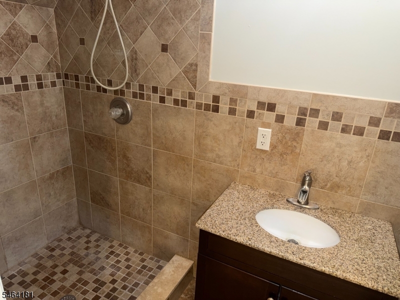 91 Royal Ave 1r Property Photo 2