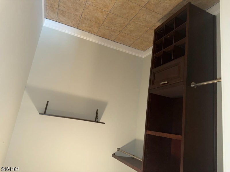 91 Royal Ave 1r Property Photo 6