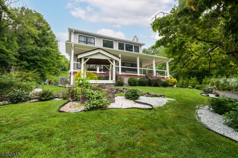 17 Rockaway Valley Rd Property Photo 3