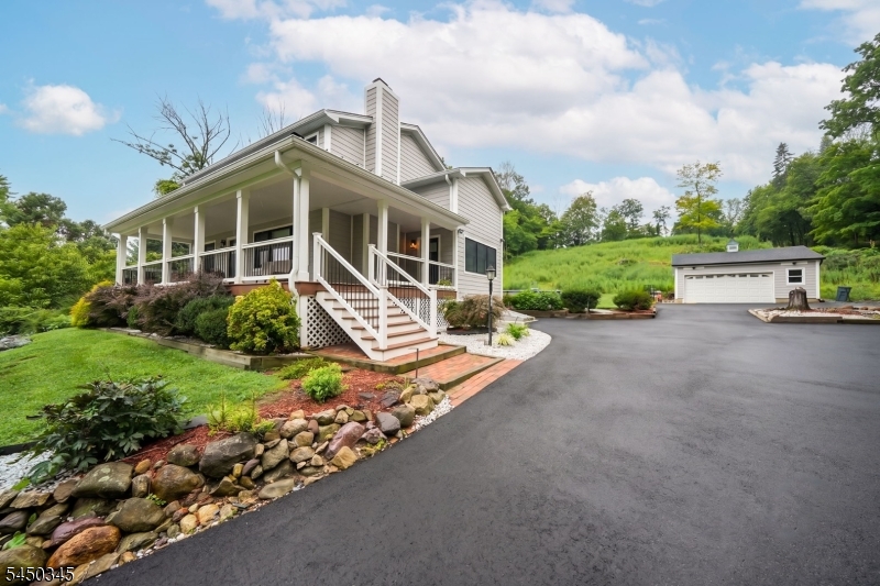 17 Rockaway Valley Rd Property Photo 4