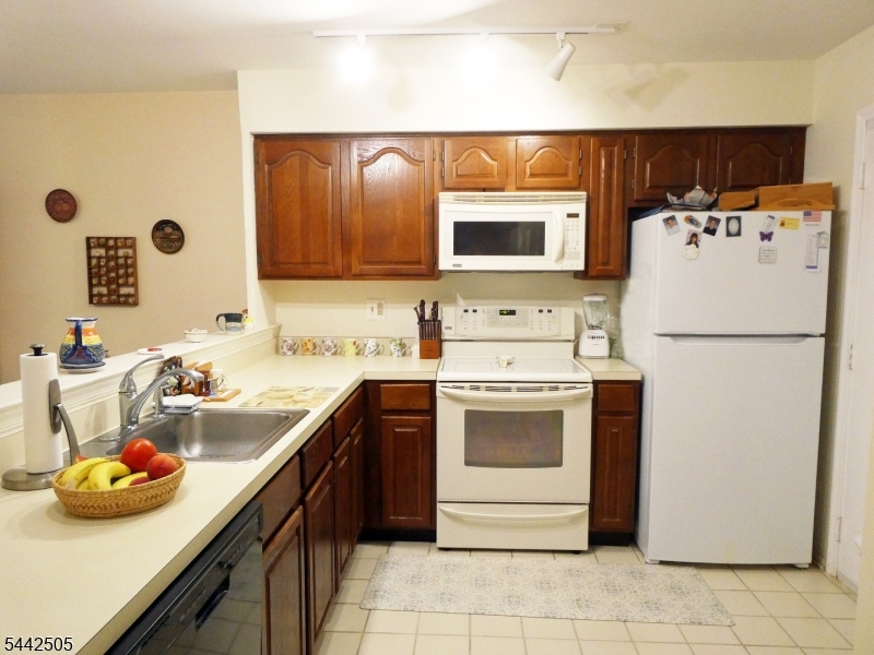 92 Stonehedge Court Property Photo 3