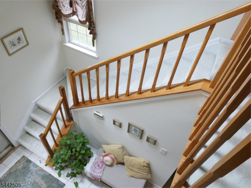 92 Stonehedge Court Property Photo 8
