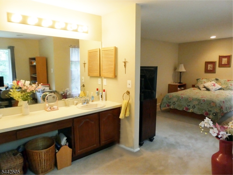 92 Stonehedge Court Property Photo 14
