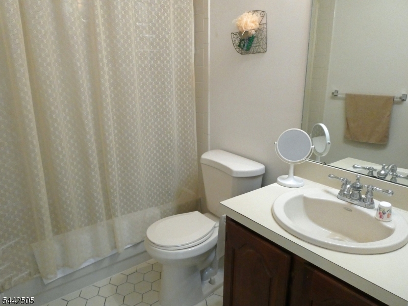 92 Stonehedge Court Property Photo 17