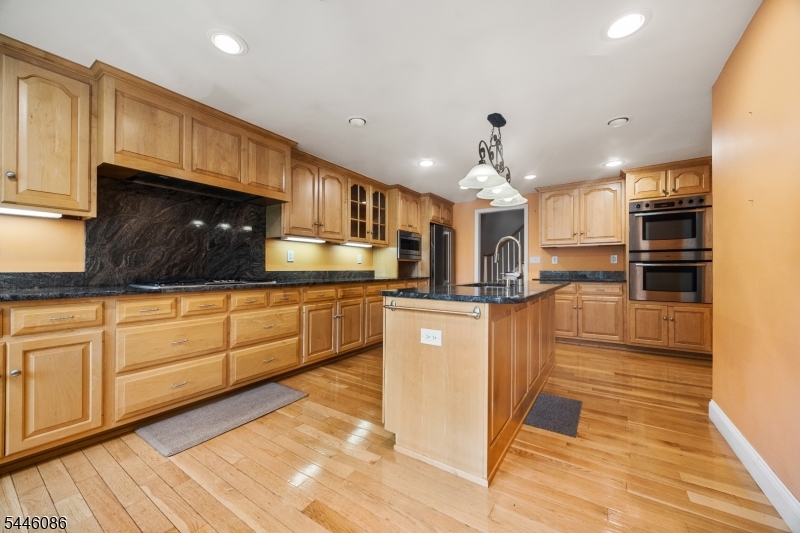 44 Hughes Ln Property Photo 5
