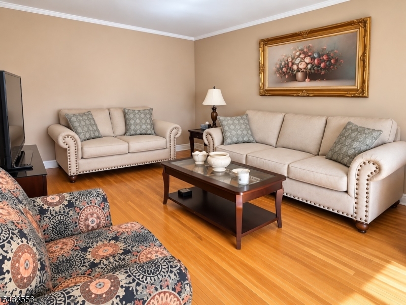 605 Grove St 13 Property Photo 5
