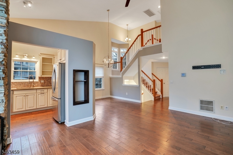 1606 Windsor Ct Property Photo 2