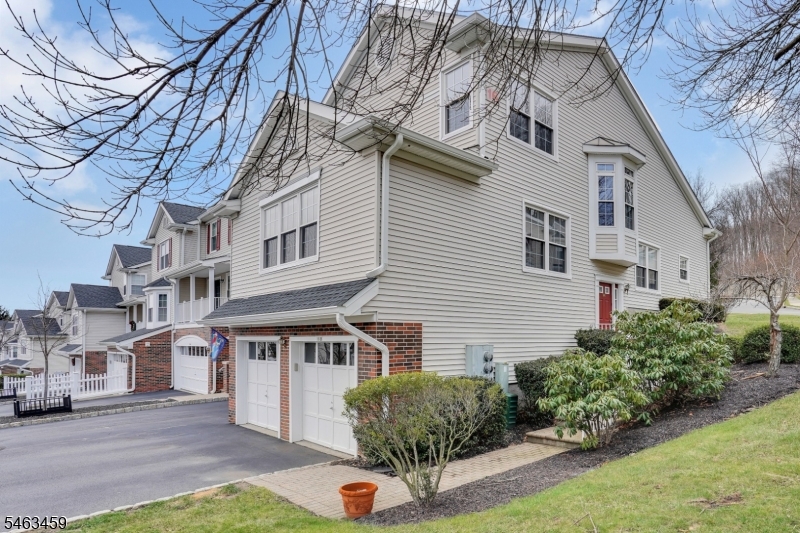 1606 Windsor Ct Property Photo 17