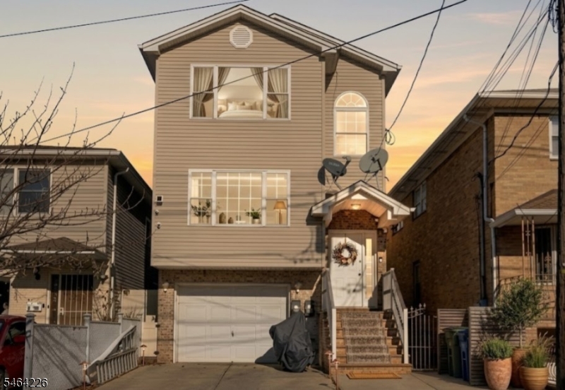 1031 Fanny St 2 Property Photo 1