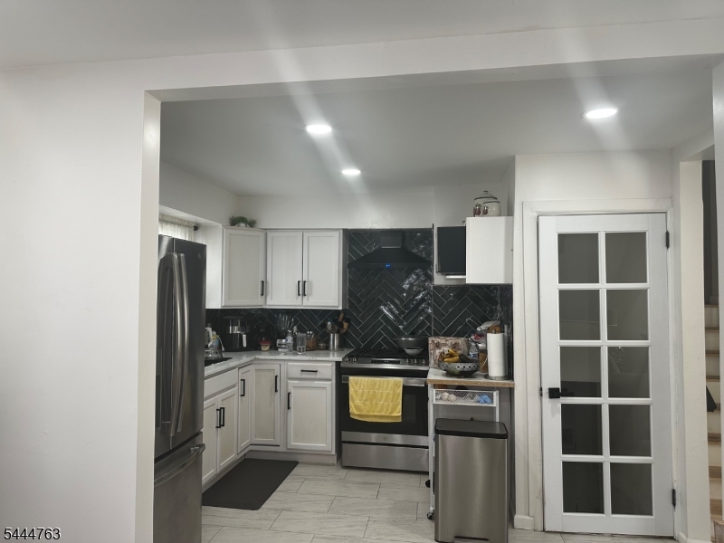 35 Montclair Ave Property Photo 4