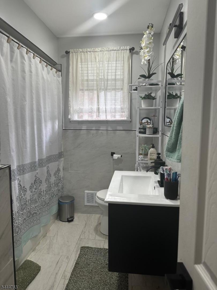 35 Montclair Ave Property Photo 6