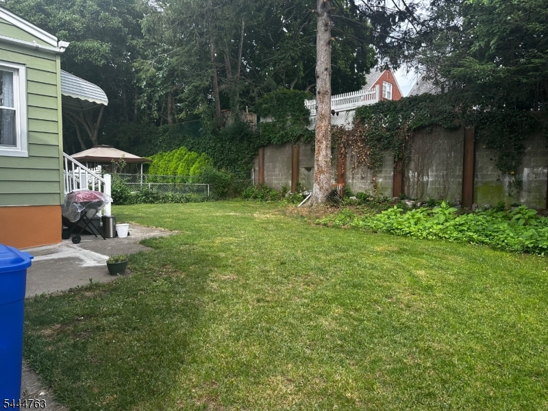 35 Montclair Ave Property Photo 14