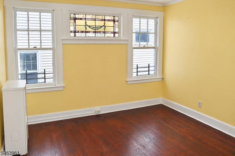 224 Ward Pl 2 Property Photo 3
