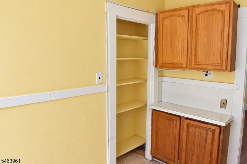 224 Ward Pl 2 Property Photo 9