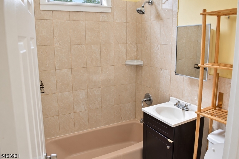 224 Ward Pl 2 Property Photo 10