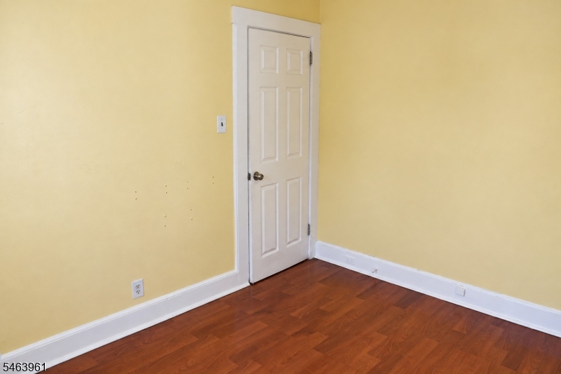 224 Ward Pl 2 Property Photo 12