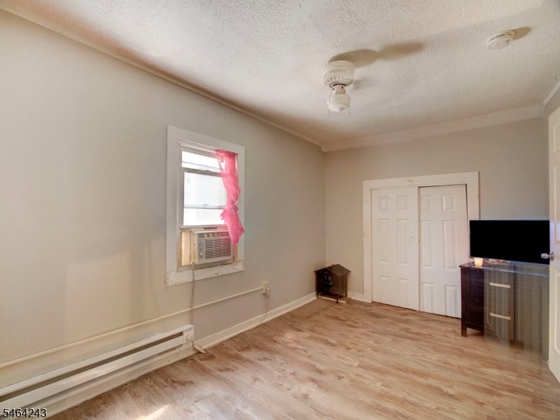 39 Hillman St Property Photo 8