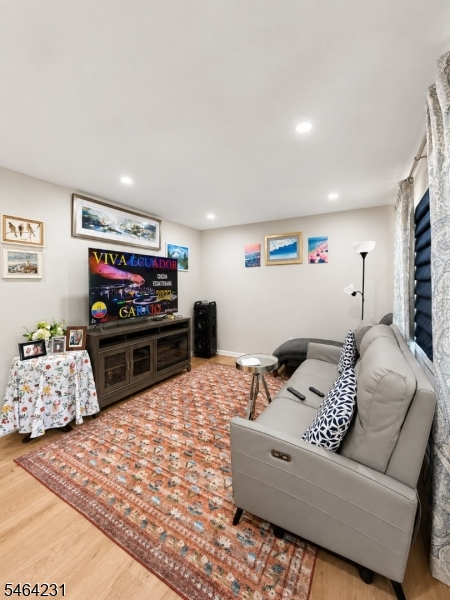 538 Cicilia Pl Property Photo 4
