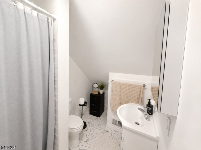 538 Cicilia Pl Property Photo 8