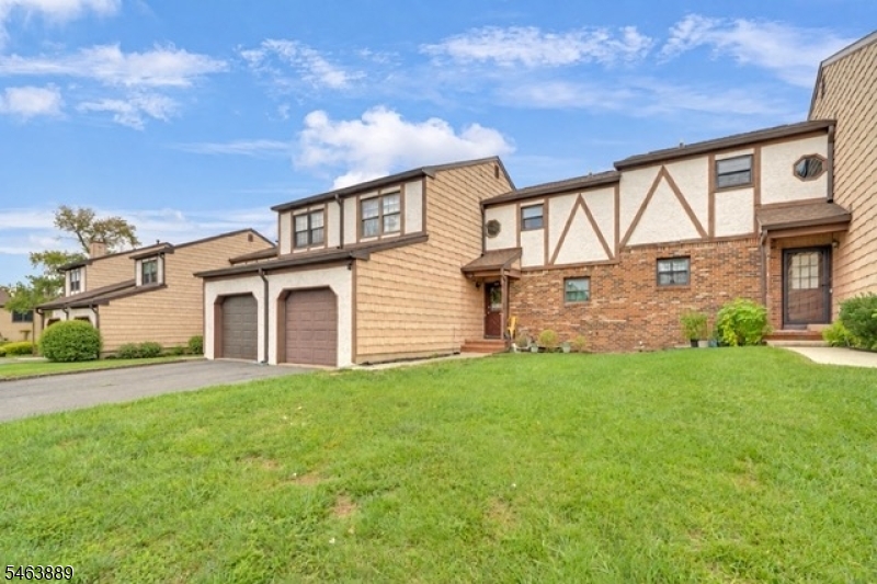 23 Wellington Ct Property Photo 2