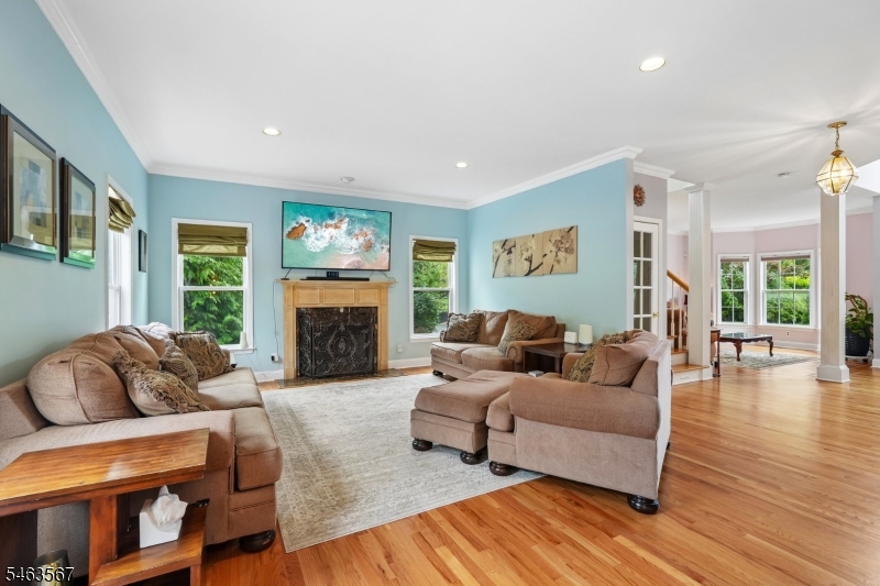 9 Inwood Ter Property Photo 9