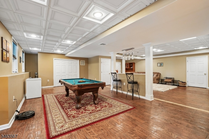 9 Inwood Ter Property Photo 34