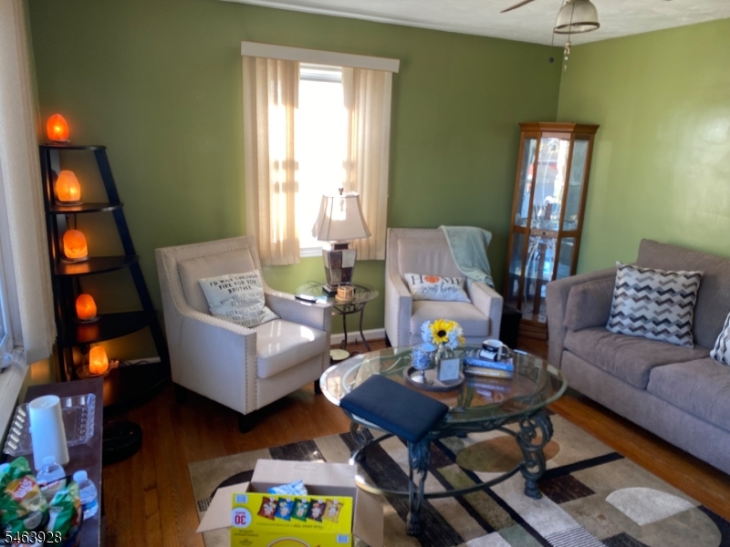 289 Sherwood Ave Property Photo 5
