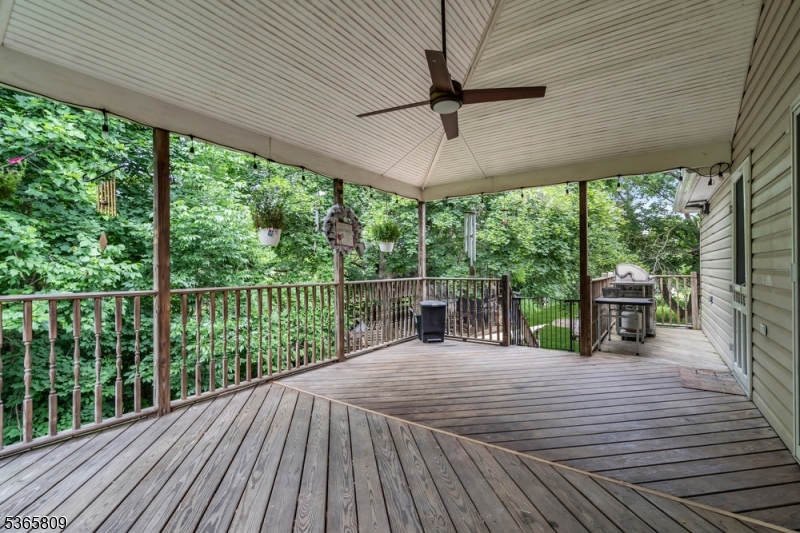 9 Mueller Lane Property Photo 6