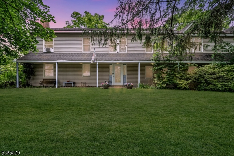 9 Mueller Lane Property Photo 7