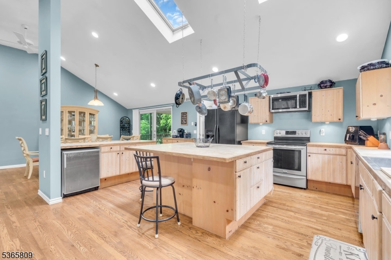 9 Mueller Lane Property Photo 15