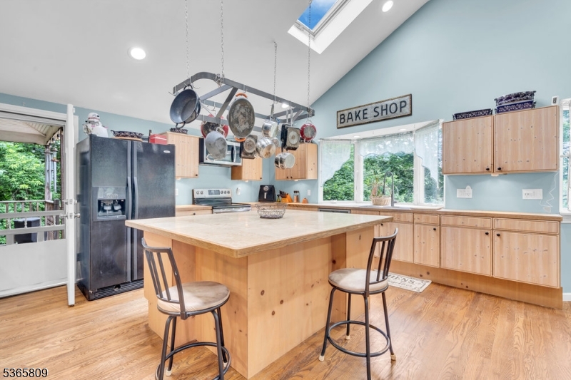 9 Mueller Lane Property Photo 16