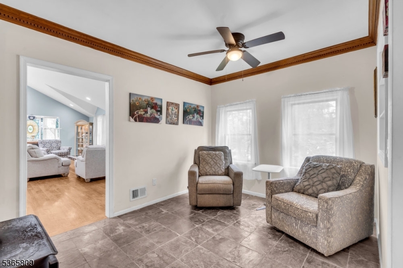 9 Mueller Lane Property Photo 19