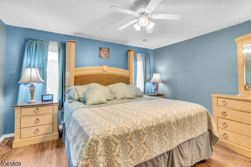 9 Mueller Lane Property Photo 23