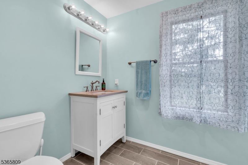 9 Mueller Lane Property Photo 30