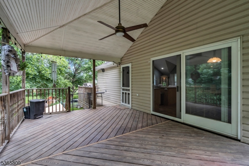 9 Mueller Lane Property Photo 33