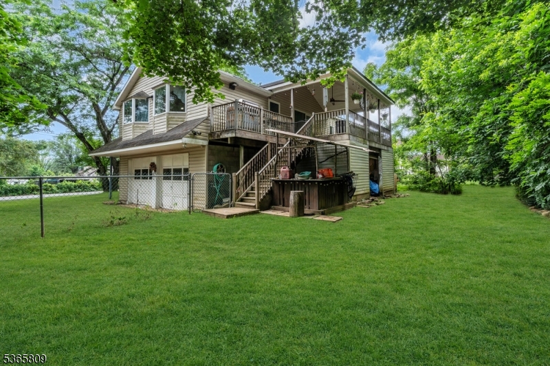 9 Mueller Lane Property Photo 35