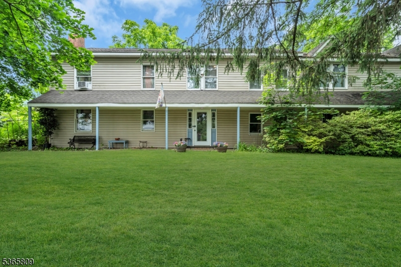 9 Mueller Lane Property Photo 44