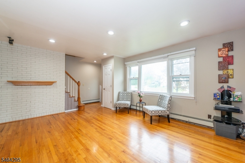 34 Meadow Ln Property Photo 6
