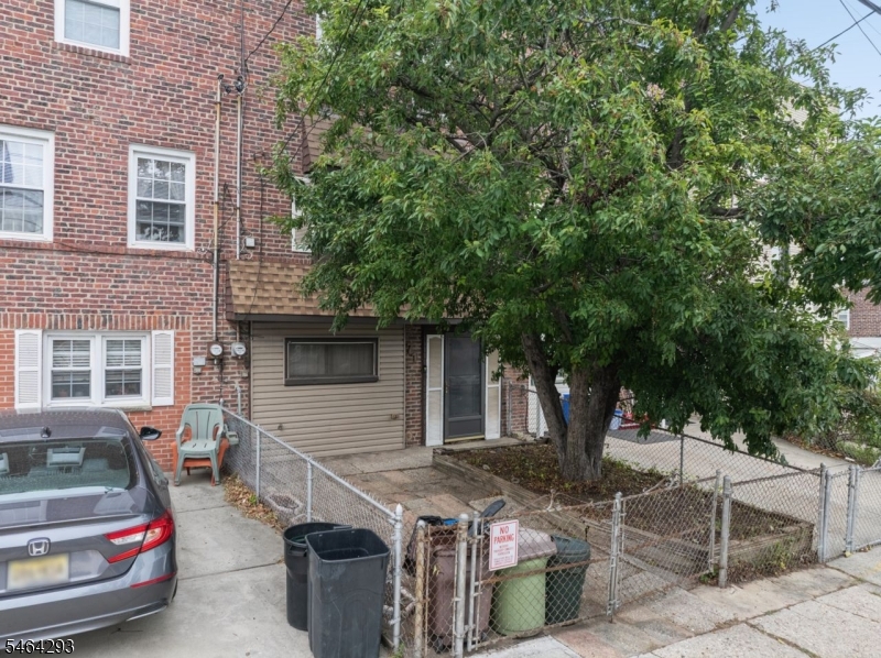 71 E 3rd St Property Photo 2