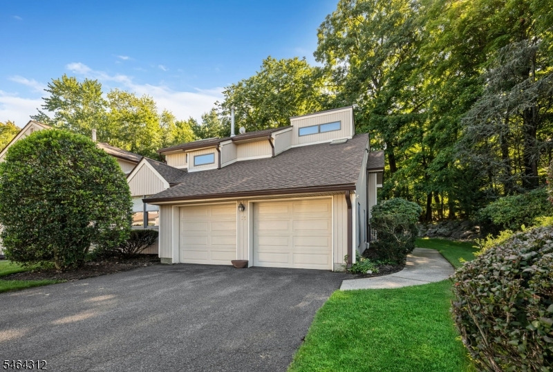 15 Bentley Dr Property Photo 3