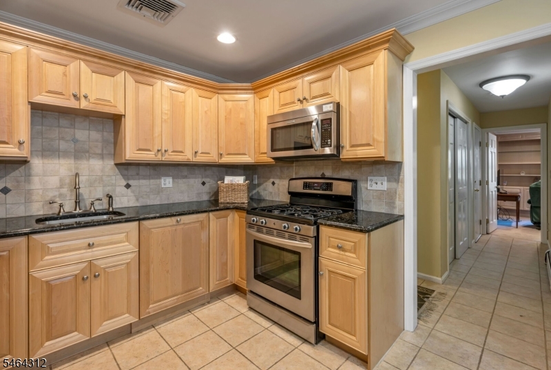 15 Bentley Dr Property Photo 8