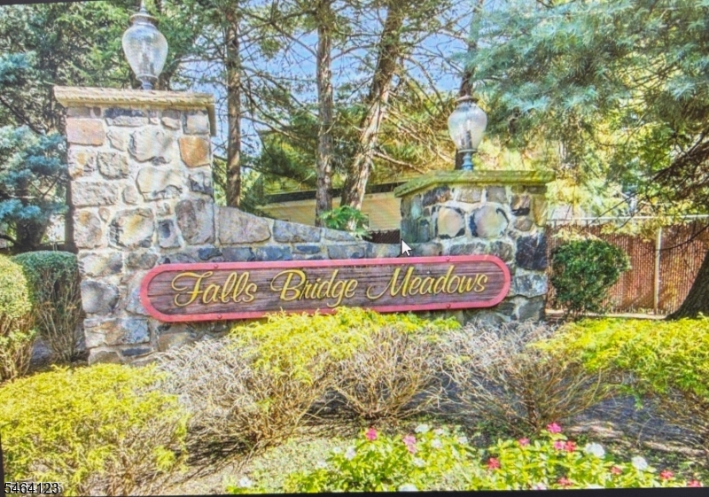 62 Falls Bridge Dr 62