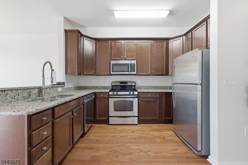 404 Waterview Ct 404 Property Photo 6