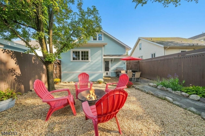 38 Franklin St Property Photo 23