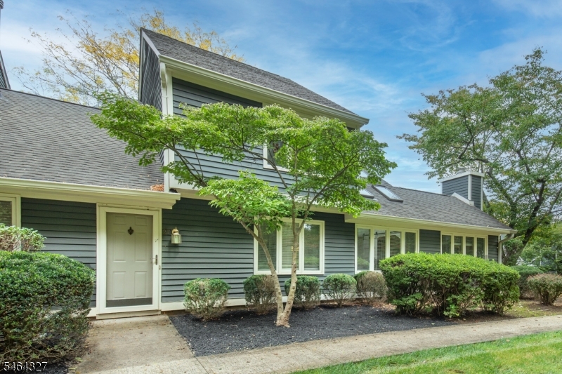 27 Village Dr Property Photo 1