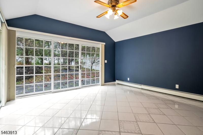 10 Clearwater Rd Property Photo 11