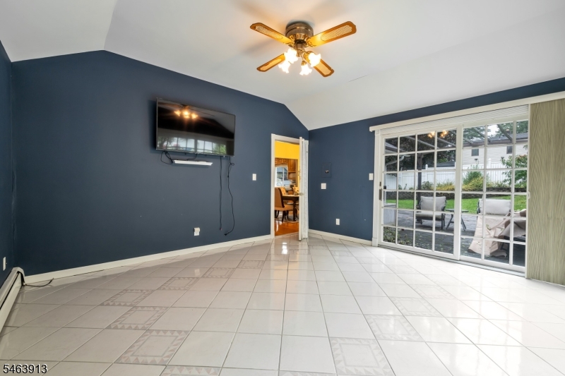 10 Clearwater Rd Property Photo 12