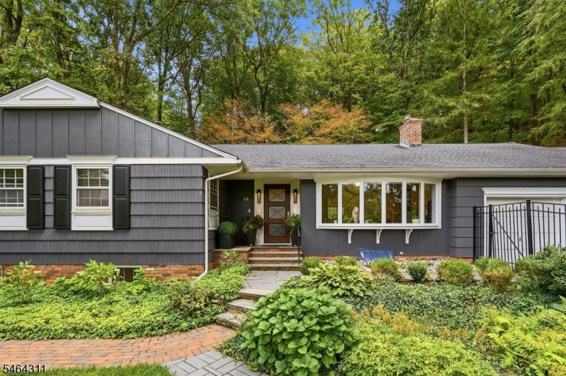 14 Indian Head Road Property Photo 1