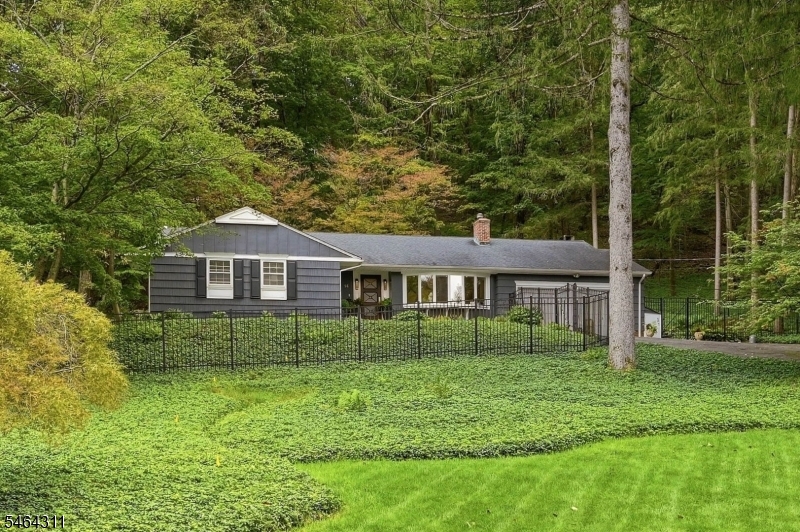 14 Indian Head Road Property Photo 4